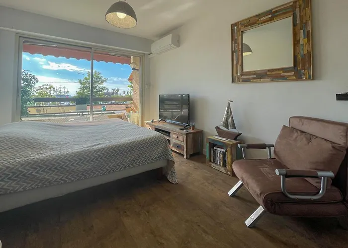 Les Balcons De Bandol Centre Ville Avec Vue Mer Et Face A La Plage